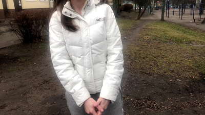 Stranger Airson an t-airgead a chaidh a tharraing agus a dhùsgadh. Neo-dhreuchdail Ruiseanach. Le Labhairt.